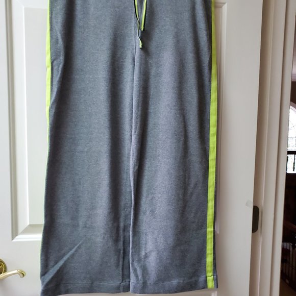 ie RELAXED TWO PIECE JOG SET - Picture 3 of 11